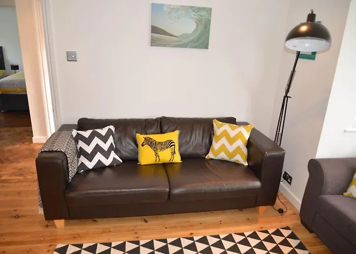 Atlantic Retreat - 5 Minute Stroll From The Beach